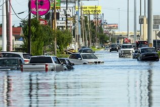 Vents, inondations: la tempête Béryl frappe le sud des Etats-Unis